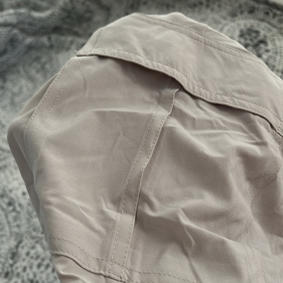 Vuori Villa Cargo Joggers - side pockets for hands and lower side cargo pockets - Picture 15 of 16